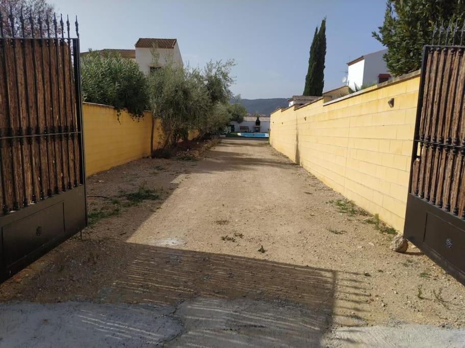 Agradable Casa Con Piscina En La Serrania. Arriate Buitenkant foto